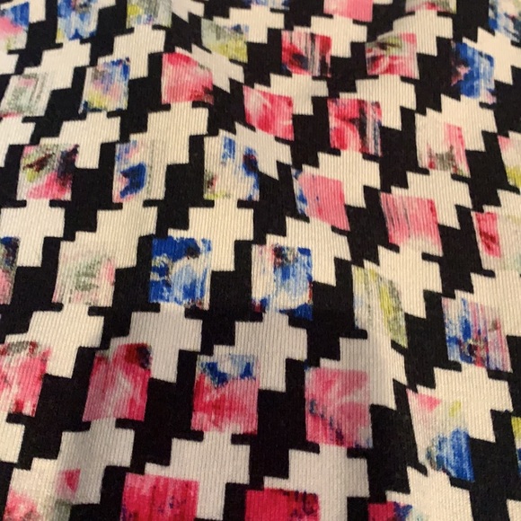 Whitehouse Black Market cardigan. Size Medium but more like a small. NWOT - Picture 7 of 9